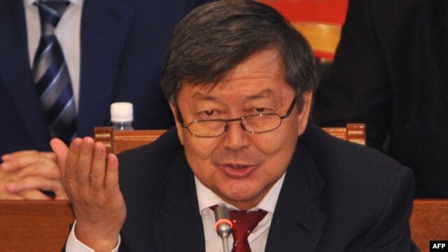 Newly elected Prime Minister Jantoro Satybaldiev addresses parliament in Bishkek on September 5.