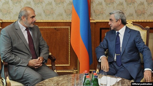 Armenia - President Serzh Sarkisian (R) meets with EU envoy Philippe Lefort in Yerevan, 12Sept2012.