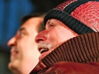 Saakashvili (left) and Patarkatsishvili share the spotlight in happier times (ITAR-TASS)