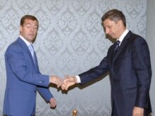 Russia -- First Deputy Prime Minister Dmitry Medvedev (L) meets with Ukrainian Fuel and Energy Minister Yuriy Boiko in Moscow, 03Oct2007