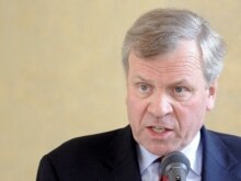 Czech Republic -- NATO Secretary General Jaap de Hoop Scheffer talks to the media during International conference on missile defense in Prague, 05May2008