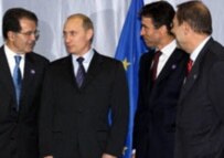 EU leaders will attempt to convince President Putin (center) to deal with the bloc as a whole, rather than as individuals (file photo) (CTK)
