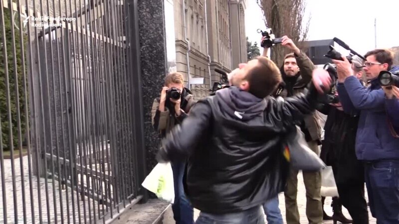 Ukraine Protesters Attack Russian Embassy