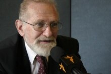 Poland/Forum2000 – Bronislaw Geremek, former foreign minister of Poland at Forum 2000, Prague, 09Oct2006