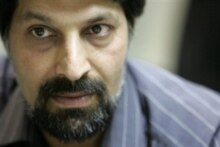 Iran - Baghi, Emaddedin, who heads the Committee for the Defence of Prisoners' Rights, has been awarded France's annual human rights prize, Tehran 22 Nov. 2005