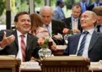 Russian President Vladimir Putin (right) and German Chancellor Gerhard Shroeder discussed energy during a summit in Kaliningrad in July 2005 (epa)
