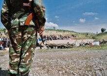 Uzbekistan / Kyrgyzstan - After Andijon - A camp at Teshiktash on the Uzbek-Kyrgyz border for refugees from the violence in Andijon, 21 June 2005. (Size: 660x465)