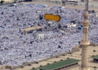 Pilgrims gather outside Mecca (file photo) (AFP)