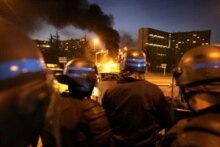 France -- French riot, 7 Nov 2005 (Memorable Images 2005 Set)