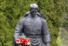 Estonia -- Bronze Soldier memorial at Tallinn war cemetery, 08May2007