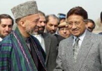 Presidents Karzai and Musharraf (right) at a previous meeting (CTK)