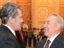 Kazakhstan -- President Nursultan Nazarbaev meets with his Ukrainian counterpart Viktor Yushchenko in Astana, 05Mar2008