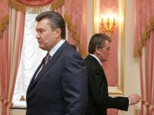Ukraine -- President Viktor Yushchenko (R) and Prime Minister Viktor Yanukovych in Kyiv, 06Apr2007