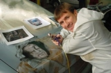 Russia -- auto airbrush artist Ilnur Mansurov 26Jul2007