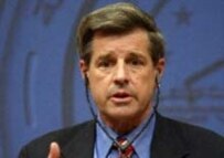 Bremer argued for more troops in May 2004 (file photo) (official site)