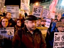 Czech Republic -- Demonstrators protest in the centre of Prague against a possible US missile defense radar base in the Czech Republic and demanded a referendum, 29Jan2007