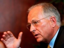 Kosovo -- EU envoy for Kosovo Wolfgang Ischinger at a news conference in Pristina 12Aug2007