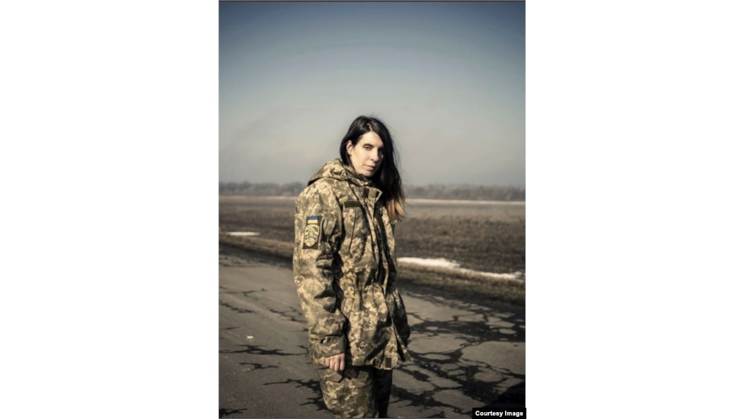 The Female Ukrainian Soldier Behind Iconic Invasion Photos