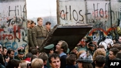 Бэрлінскі мур 11 лістапада 1989 году