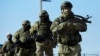 Суд отклонил иски военнослужащих, требующих увольнения из армии