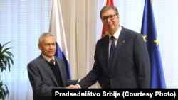 Predsednik Srbije Aleksandar Vučić sa ambasadorom Rusije Aleksandrom Bocan Harčenkom na sastanku 5. novembra 2022.
