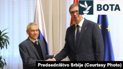 Presidenti i Serbisë, Aleksandar Vuçiq, dhe ambasadori rus në Beograd, Aleksandr Bocan-Harchenko (fotografi arkivi)