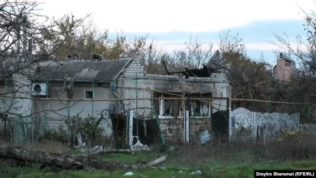 Розбитий будинок в селі Херсонської області після деокупації, листопад 2022 року