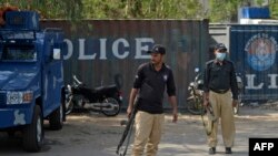 آرشیف، دو پولیس پاکستانی