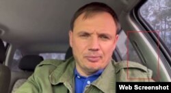 Șeful adjunct pro-rus al regiunii Herson, Kirill Stremousov, a scos în întregime centura de siguranță. Captură de ecran din videoclipul din 20 octombrie.