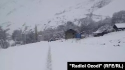 Tajik authorities say all major roads and highways in the mountainous Gorno-Badakhshan region remain closed after more than two dozen avalanches in the area since January 14. 
