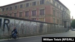 Porțiune din Zidul Berlinului.