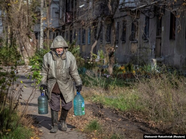 Украина тарабының айтуынша, Ресей кейінгі уақытта Донецк облысындағы Авдеевка қаласына шабуылды үдеткен. Сурет 7 қарашада түсірілген.