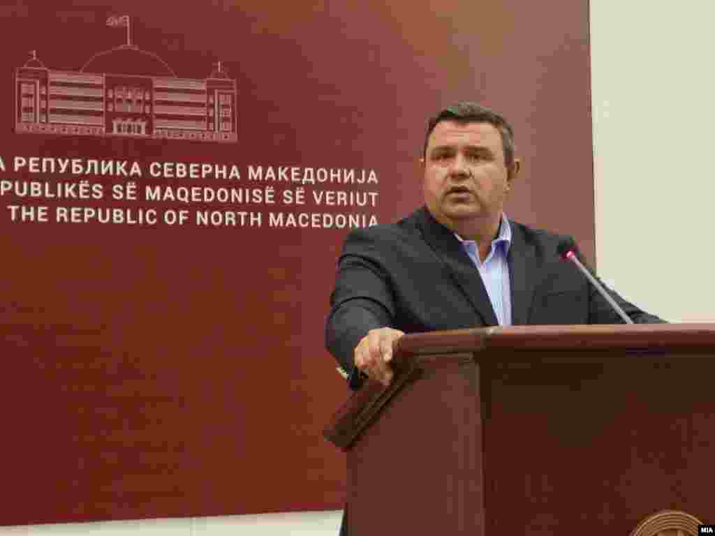 МАКЕДОНИЈА -&nbsp;Пратеничката група на ВМРО-ДПМНЕ останува на ставот дека измени на Уставот под бугарски диктат не се можни и нема да ги поддржат на претстојната пленарна седница на 18 август каде што ќе се дебатира за вметнување на Бугарите во Преамбулата.