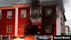 Здание горящего военкомата в Кемерово