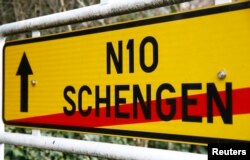 Austria invocă problema imigrației ilegale pentru a refuza accederea României în spațiul Schengen.