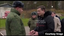 Губернатор Глеб Никитин с солдатом, фото тг-канала "Нижний Новгород без цензуры"