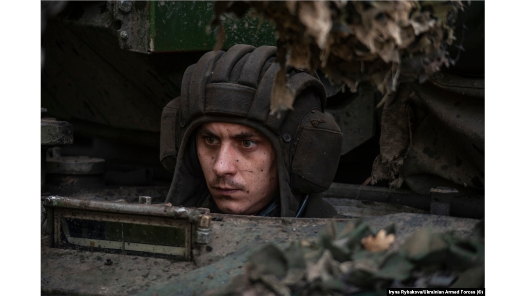 The Female Ukrainian Soldier Behind Iconic Invasion Photos