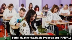 Радіодиктант національної єдності в Новопечерській школі за участь дітей , та відомих людей. 9 листопада 2022 року