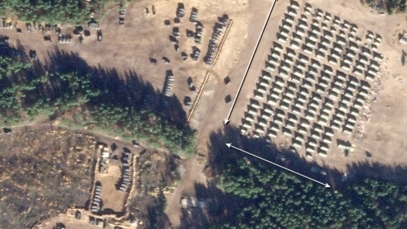 Imagini din satelit arată o desfășurare de forțe rusești în Belarus. Experții spun că ar putea fi o înșelătorie