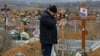 Цвинтар під Маріуполем, де ховали загиблих під час російської блокади міста у 2022 році