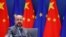 Az archív képen Charles Michel még egy videókonferencia keretében beszél Hszi kínai elnökkel Brüsszelből 2022. április 1-jén