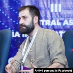 După aproape 20 de ani de activitate în ONG, Ionuț Codreanu a decis să facă și un doctorat, pe o temă inspirată însă din experiența familială.