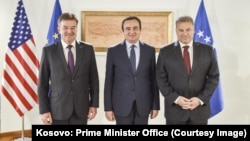 Косово: Габриел Ескобар и Мирослав Лајчак на средба со косовскиот премиер Албин Курти, архивска фотографија.