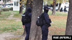 Policija pred zgradom državnog parlamenta, Beograd, novembar 2025. 