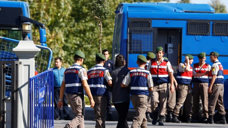 თურქეთის პროკურატურა 200-ზე მეტი სამხედრო პირის დაპატიმრებას ითხოვს 