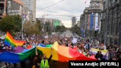 Parada ponosa zakazana u Beogradu za septembar se otkazuje ili odlaže, poručio predsednik Srbije Aleksandar Vučić (Foto: Učesnici Parade ponosa u Beogradu 18. septembra 2021)