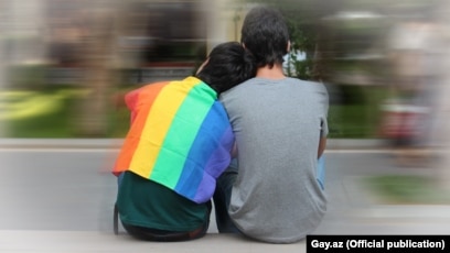 Роскомнадзор увидел признаки ЛГБТ-пропаганды в кадрах с «голой вечеринки» Ивлеевой