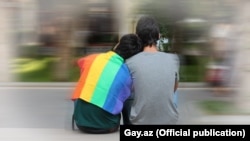 LGBT fəalları Bakıda mini aksiya zamanı (Foto: Gay.az)