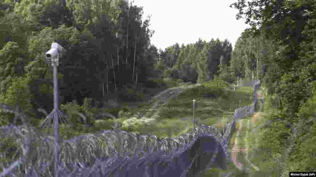 Biztonsági kamerák, kerítés és szögesdrót ott, ahol a lengyel, litván és az orosz kalinyingrádi terület határai találkoznak.