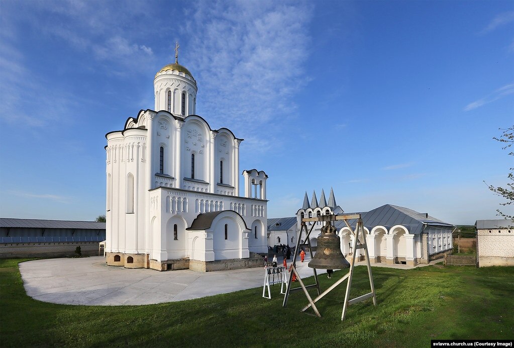 Një fotografi e manastirit e bërë në majin e vitit 2018. Vendi ka qenë në një zonë të ndaluar luftimesh, që kanë nisur në Ukrainën lindore që nga shkurti.